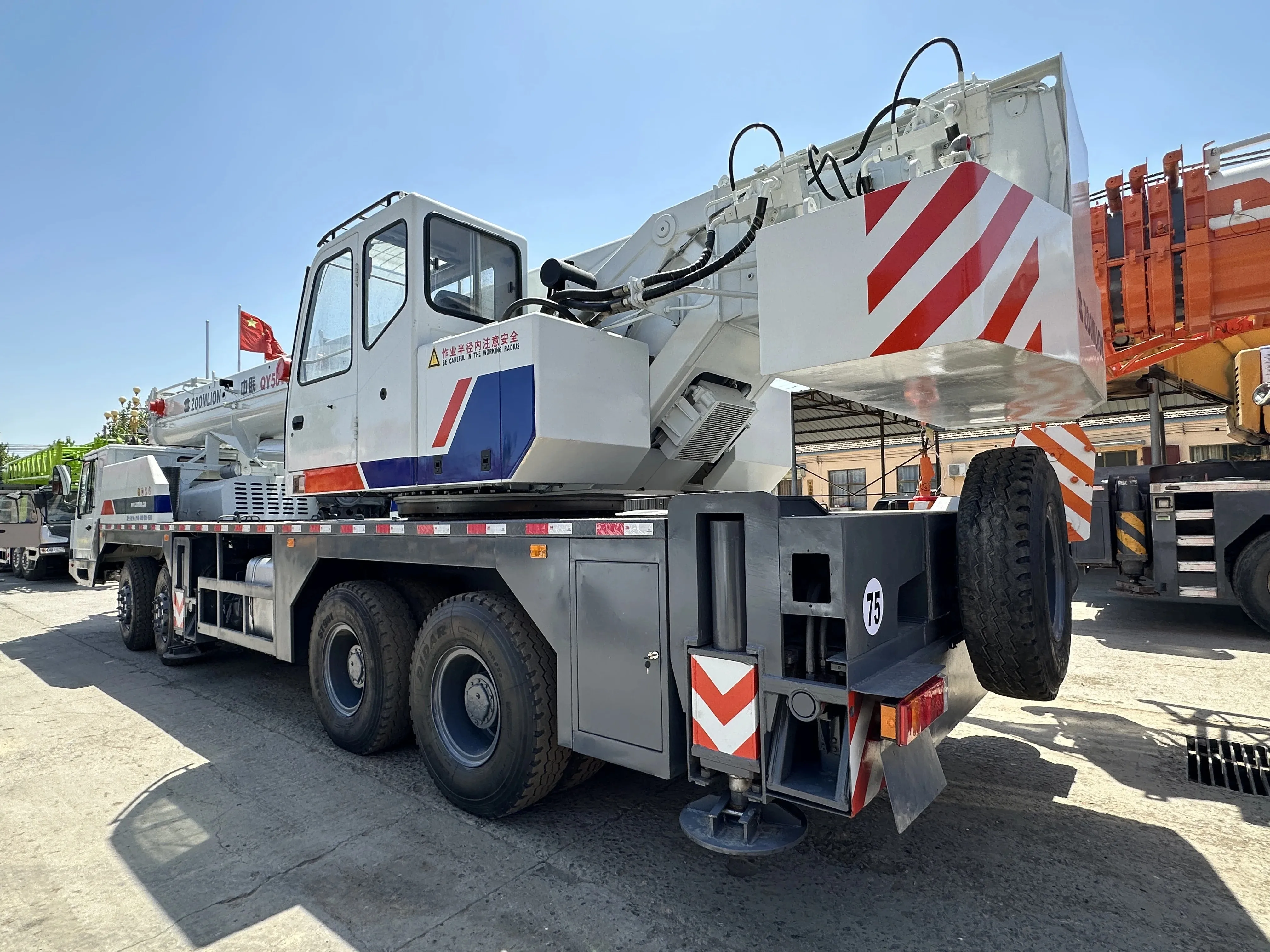 China Brand Original 2020-2023 Year Used ZOOMLION 30Ton Mobile Crane Used Truck Cranes Stock