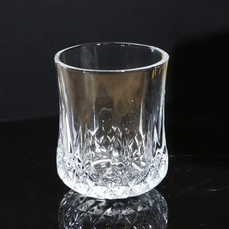 Luxurious Carved Red Wine Glasses: Perfect for Whiskey