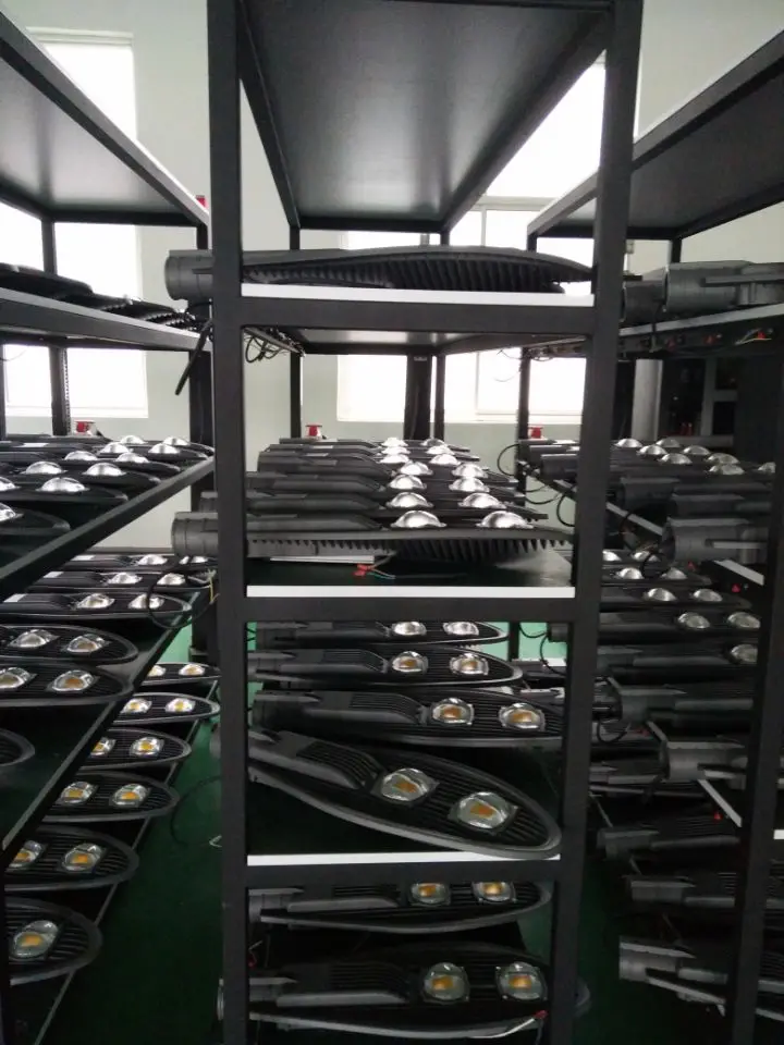 3-year warranty government project die-casting aluminum 100lm/w 150w LED street light public luminaire	pole light