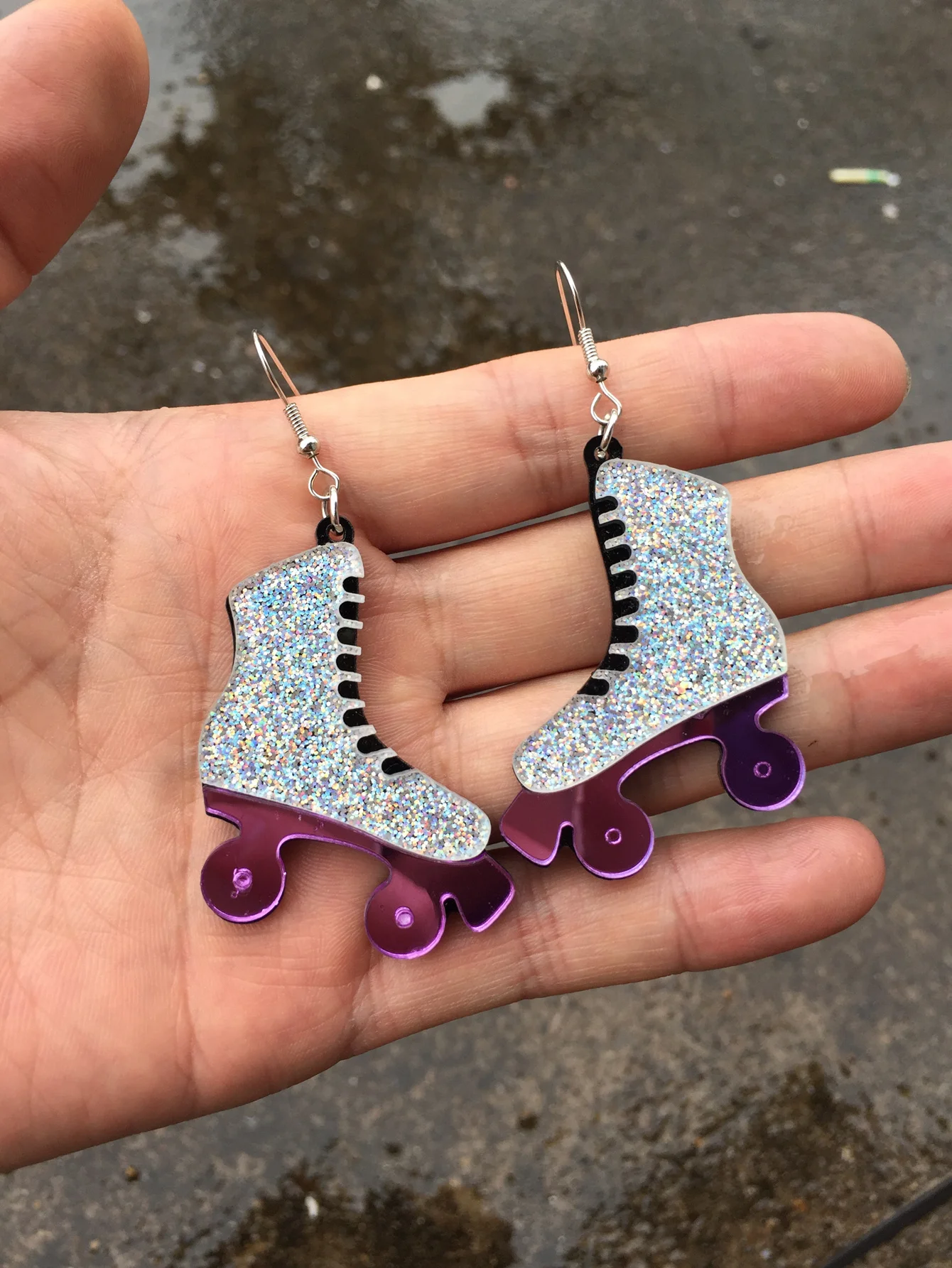 Stylish New Resin Silver Glitter Shoes Pendant Purple Mirror Earrings Jewelry Creative Roller Skates Acrylic Drop Earrings Gift