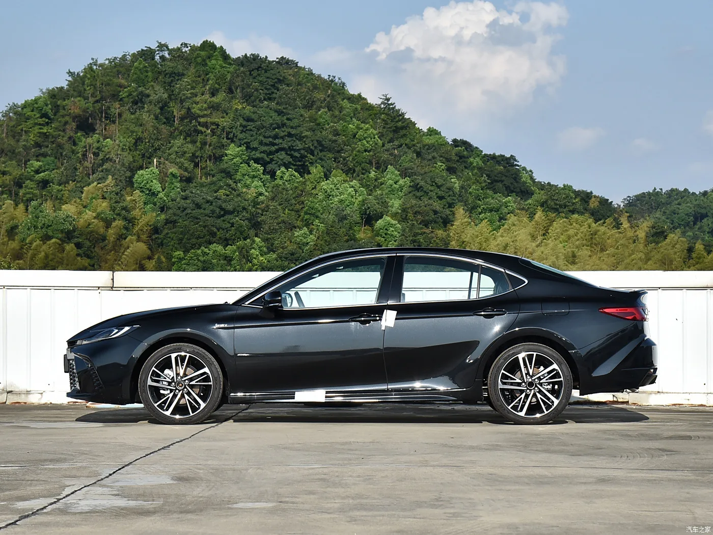 Toyo-ta Ca mry 2024 2 0 s спортивная серия бензиновый автомобиль для взрослых большой умный по низкой цене продается