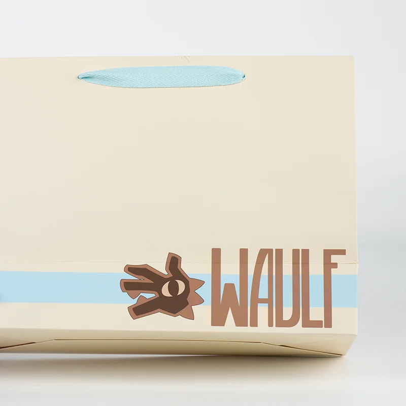 Luxury custom logo printed gift paper boutique shopping bags with your own logo