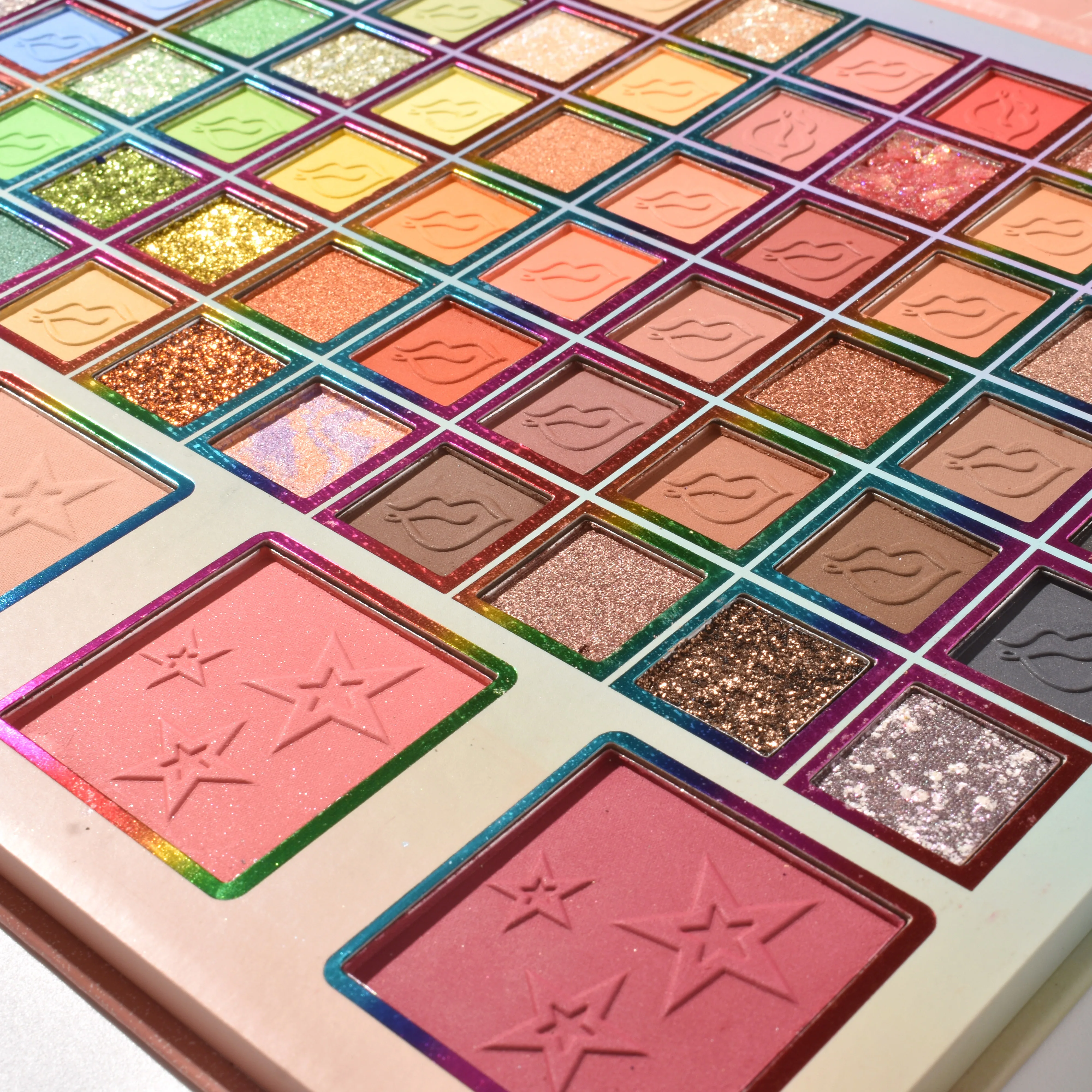 New Ultramo style cosmetic highlighter glitter bratzy girl high pigmented vegan cosmetics makeup eyeshadow maquillaje Palette