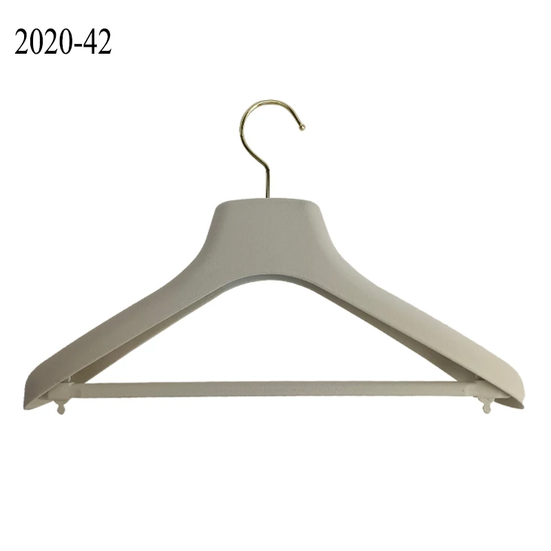 Wholesale Durable Classic White Wide Shoulder Dress Clothes Velvet Coat Hanger With Gold Chrome Hook For Clothing Display