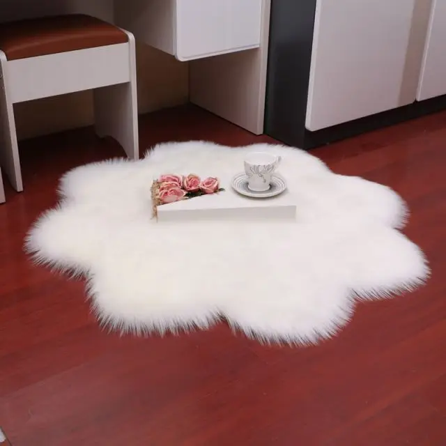 3ft x 2ft Heart-shaped soft faux sheepskin fur carpet Upholstered plush home sofa,  Sheep Skin Carpet Floor Mat