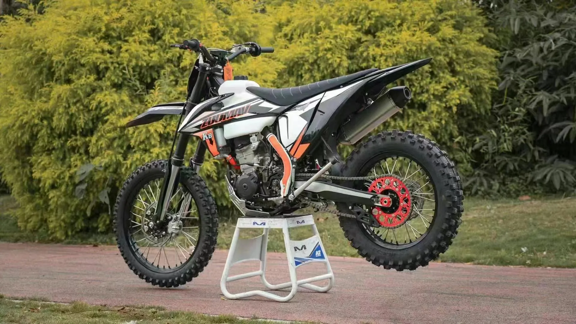 Motocross 250cc 300cc 450cc Automatic Enduro Motorcycle 4-Stroke Engine Mini Dirt Bike Customization