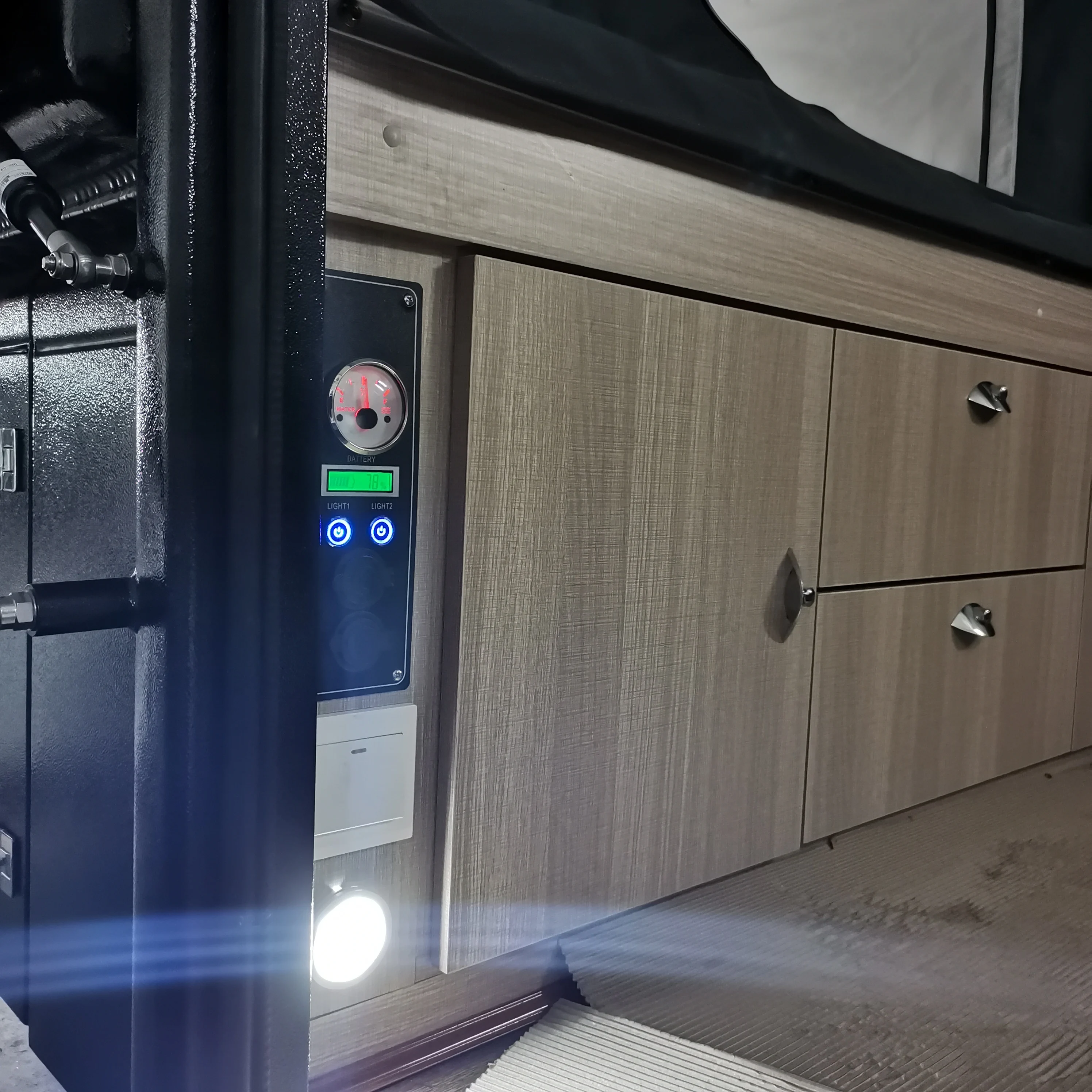 Customization stabilizer heavy-duty canvas heat resistance triangle house tiny camping pod trailer with entertainment kitchen