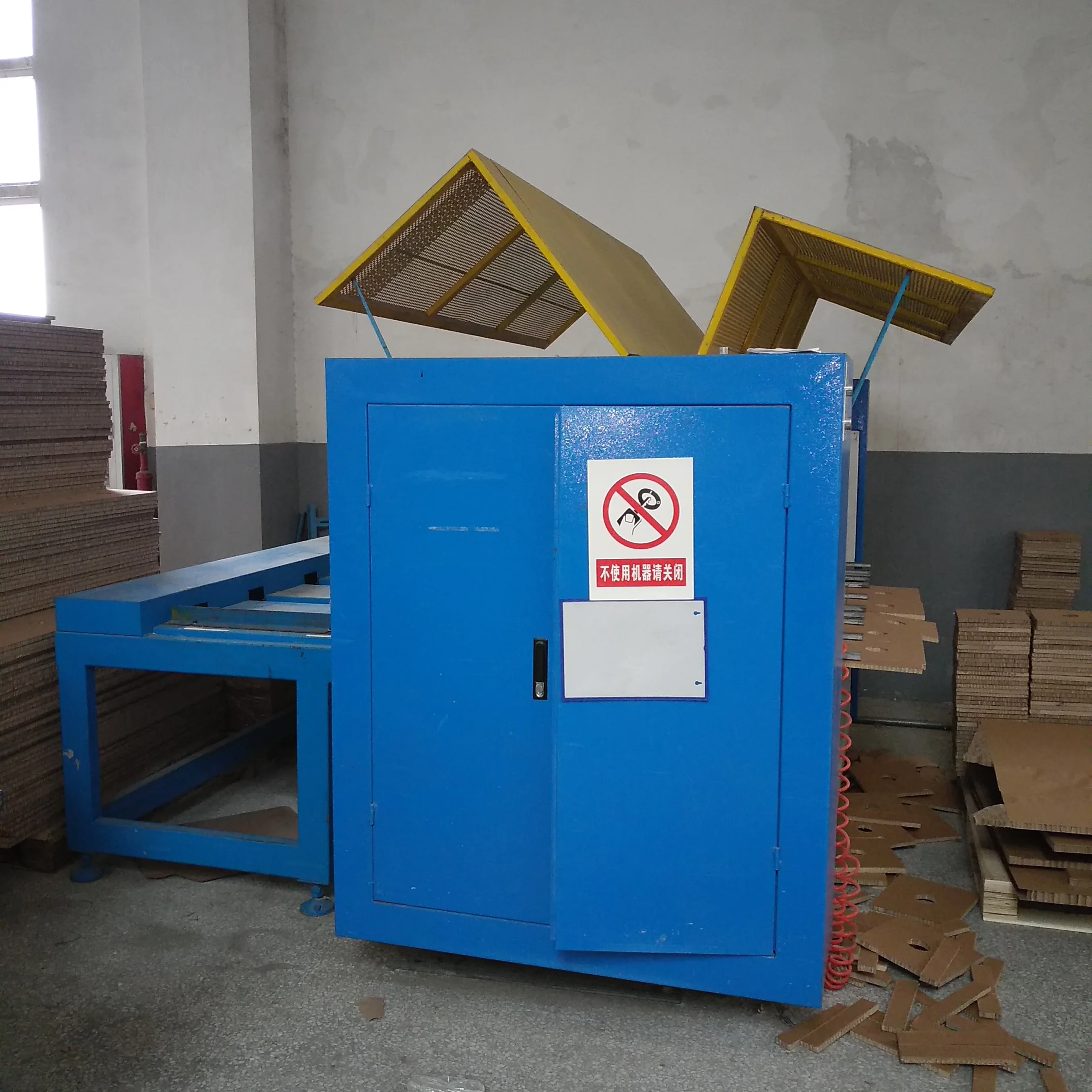 Cutting accurately Paper honeycomb board slitting machine