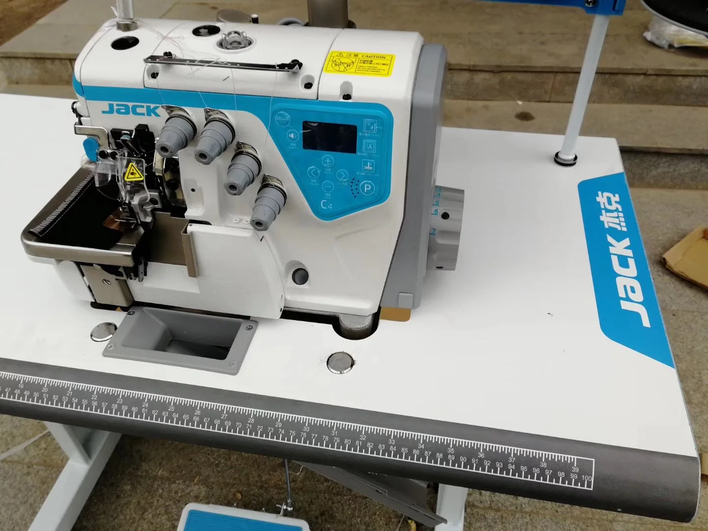 Jack C4 Automatic High Speed Sewing Machine Four Thread Five Thread Overlock Sewing Machine For Sewing Medium Heavy Materials