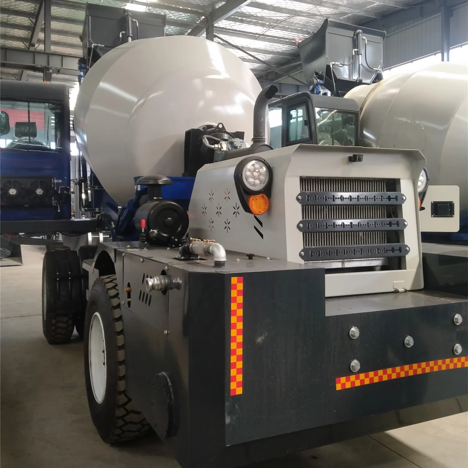 Hot Sale Mini Truck  Concrete Mixer Prices Automatic Electric Concrete Mixer China  Self-loading Concrete Mixer