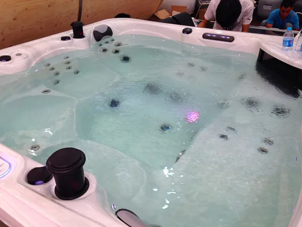 Sunrans Outdoor whirlpool spa pool Acrylic Balboa Outdoor hot tub for 5 6 people use