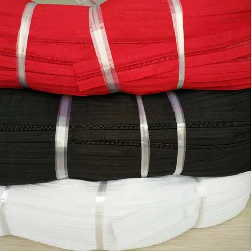 
Long chain nylon zipper with slider hot sale 