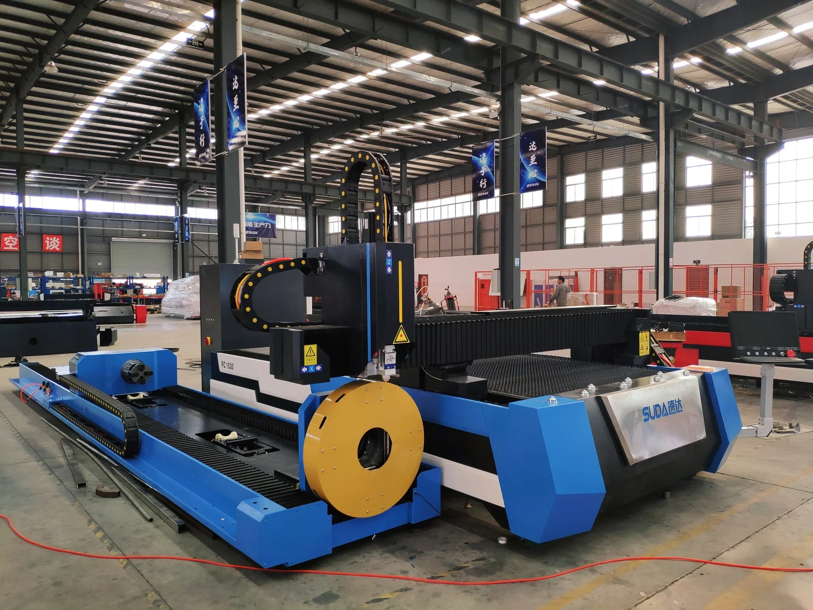SUDA Rotary Device 1000w Pipe Fiber Laser Cutting Machine for stainless steel and carbon steel