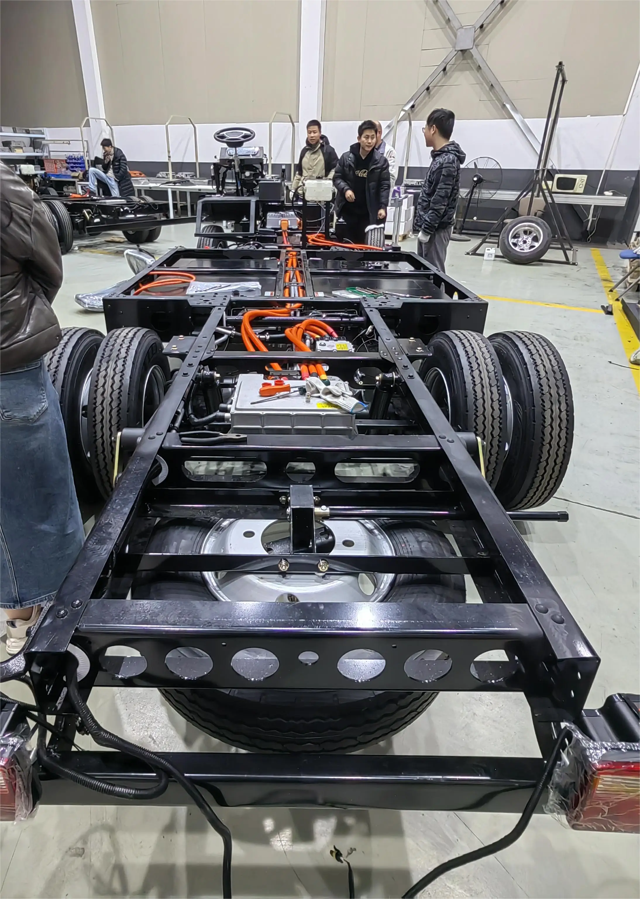 Brogen OEM EV skateboard truck chassis all-electric chassis platform medium-duty trucks