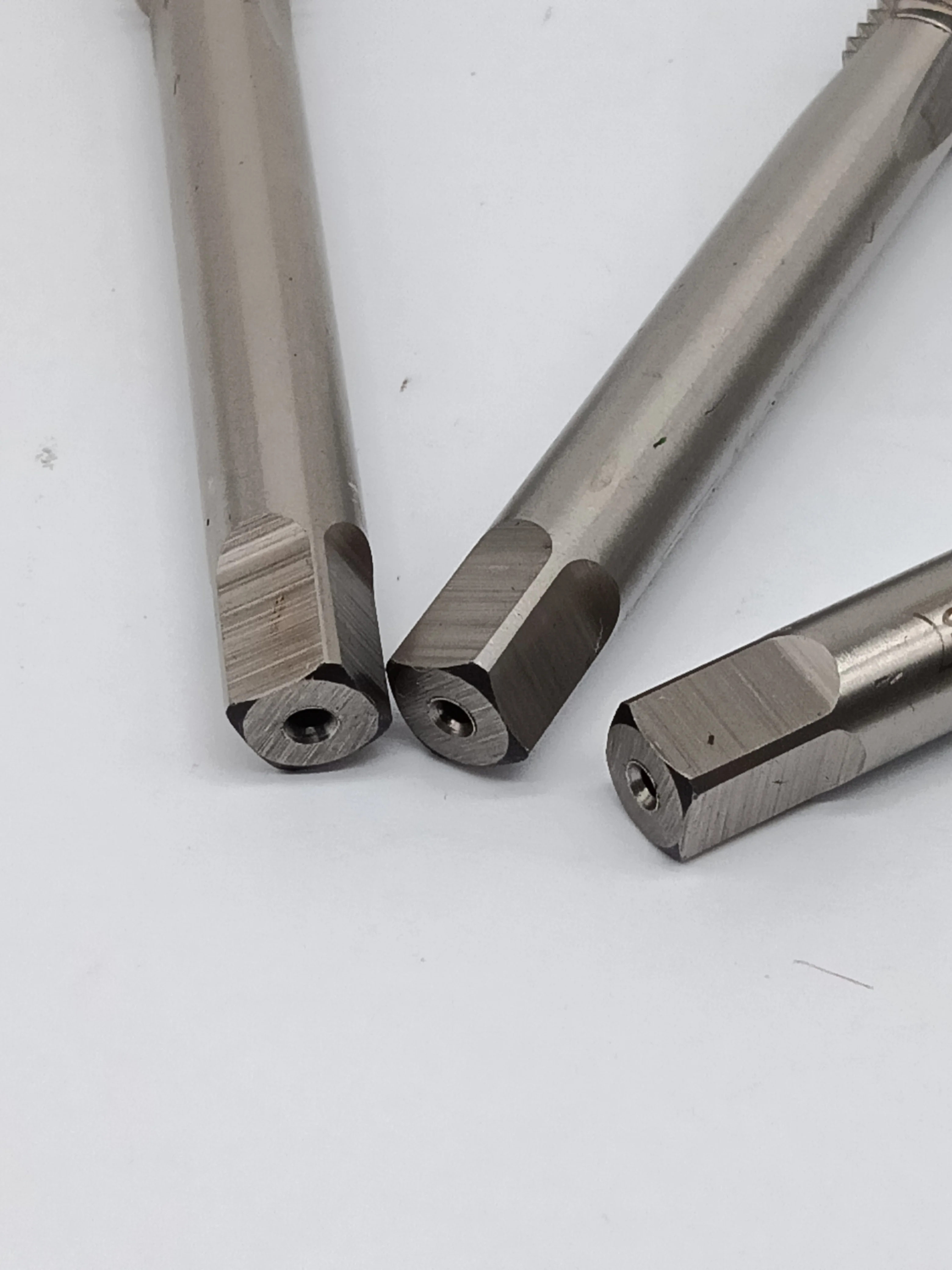  Высококачественный резьбонарезной станок OEM HSS прямой