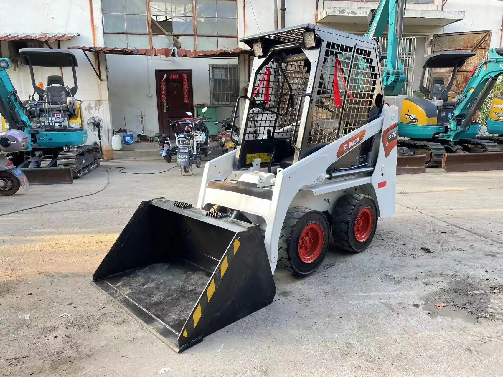 Многофункциональный строительный погрузчик Bobcat S70