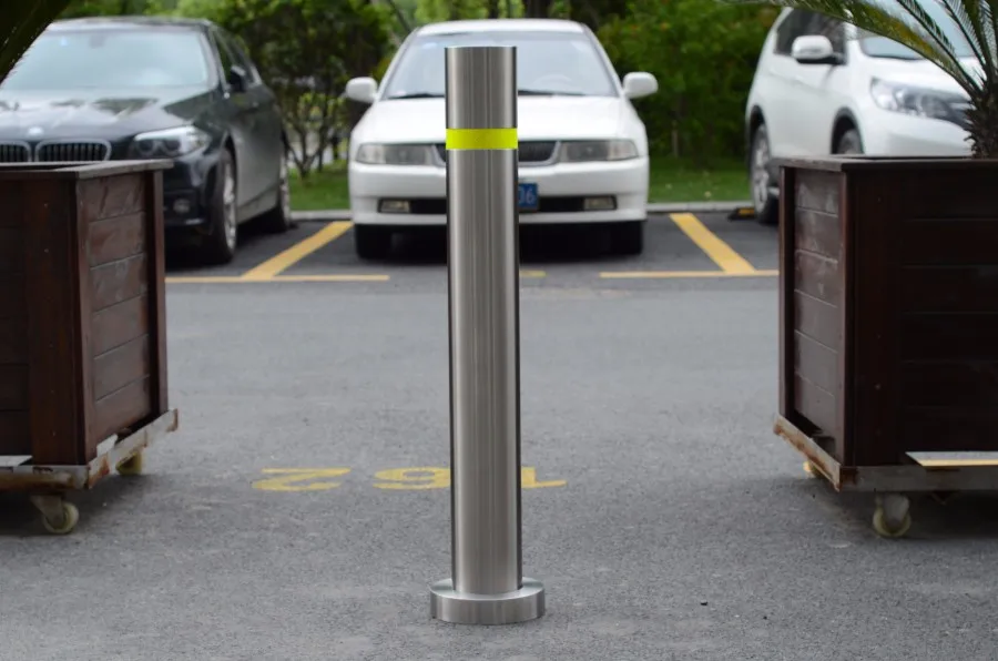 KAVASS Factory outlet Driveway 304 Stainless Base plate Mounted Stainless Steel Bollards For Vehicle Access Control