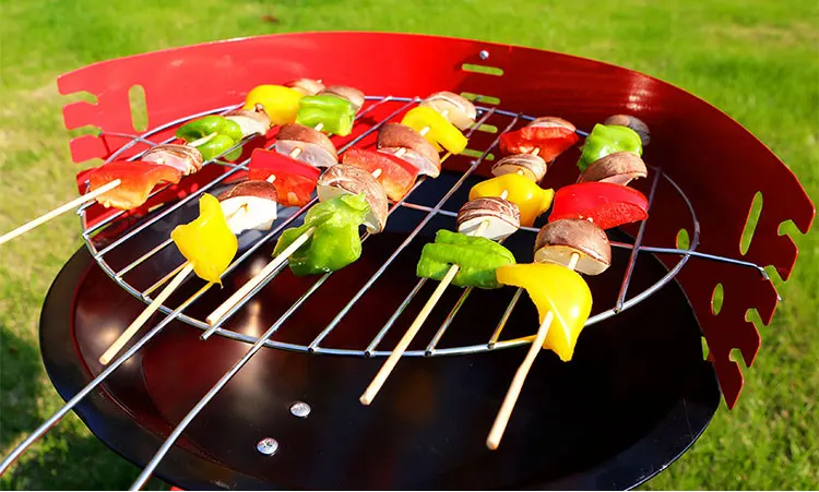 Manufacturers direct sales outdoor Simple Design Standing charcoal Barbecue Grill Outdoor Grilling Machine