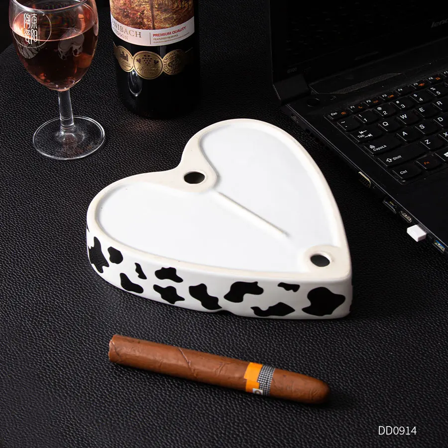 Luxury home office hotel porcelain cigar ash tray custom logo ceramic heart shaped ashtray