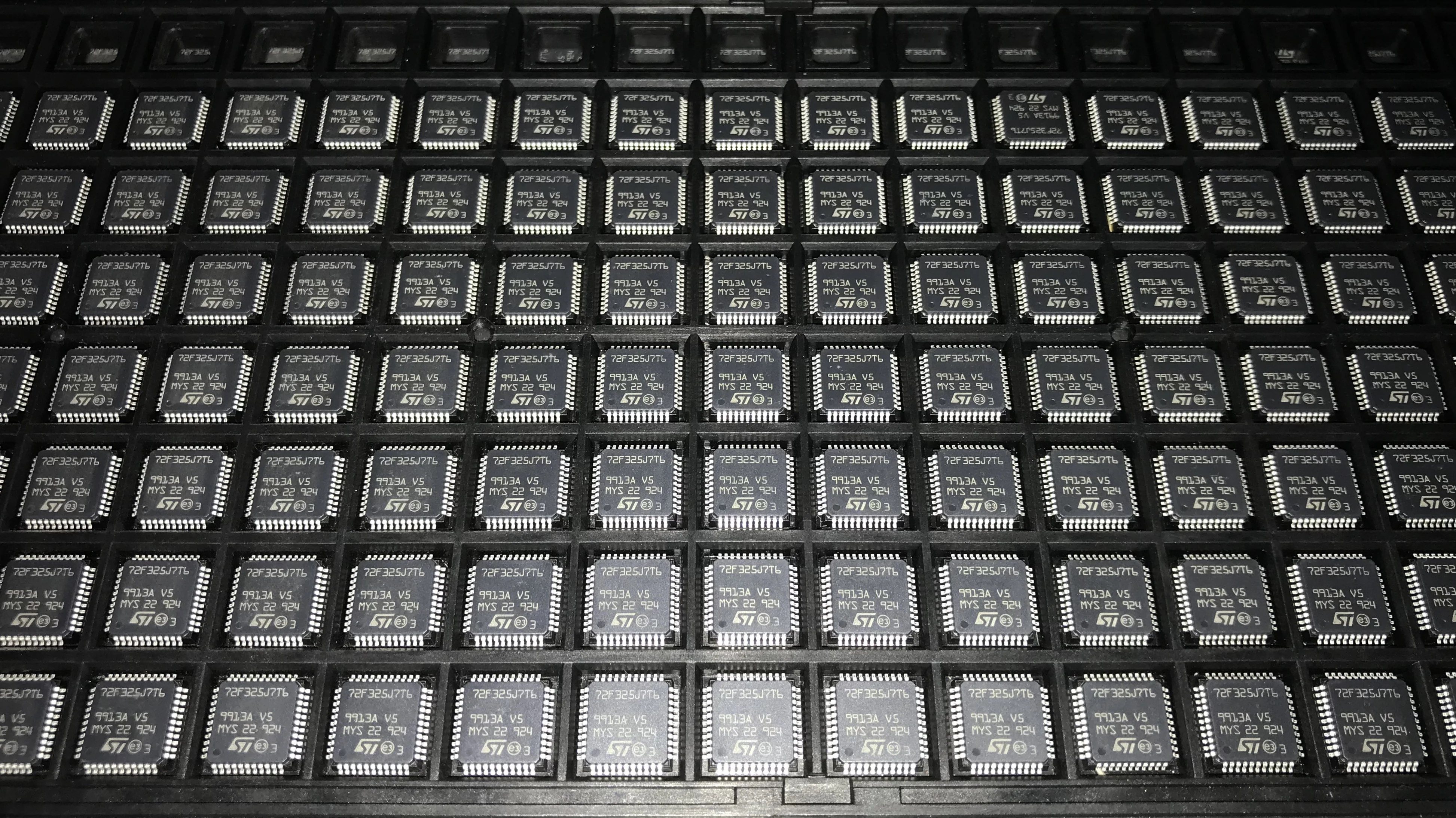 ST72F325J7T6  44QFP  8-bit microcontroller enhanced low voltage supervisor