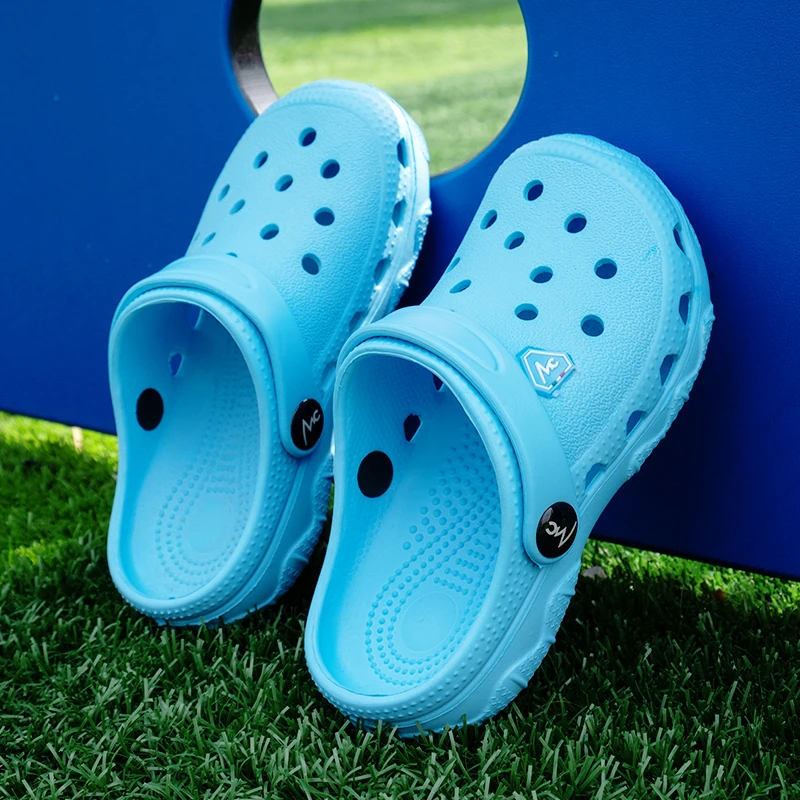 2021 мягкая подошва Детские однотонные сабо EVA тапочки Оптовая продажа детская обувь детская садовая Летняя обувь