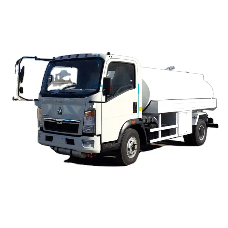 SinoTruck HOWO 10000 литров малогабаритный бензовоз для подачи дизельного топлива