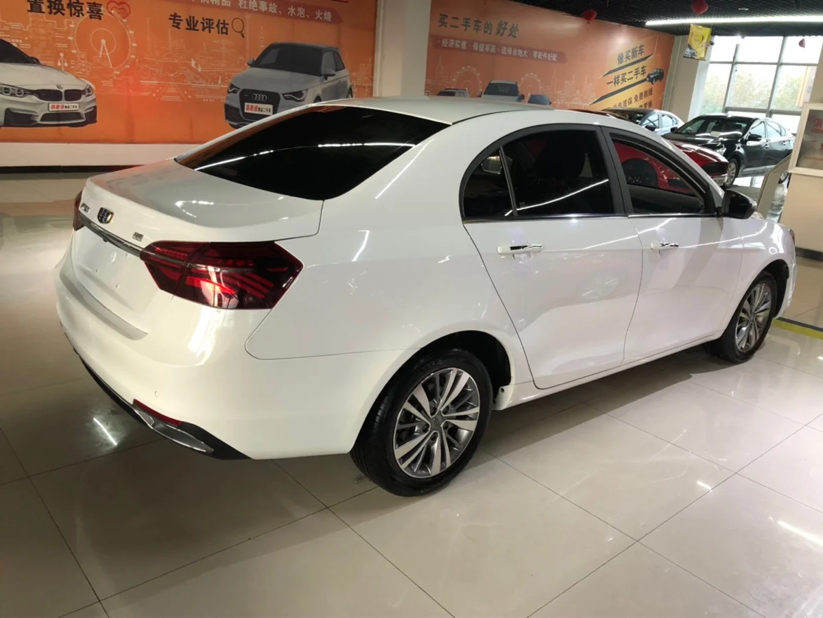  Низкая цена продажи подержанных автомобилей 2018 Geely император роскошная версия 1.5L левым 92 бензина с