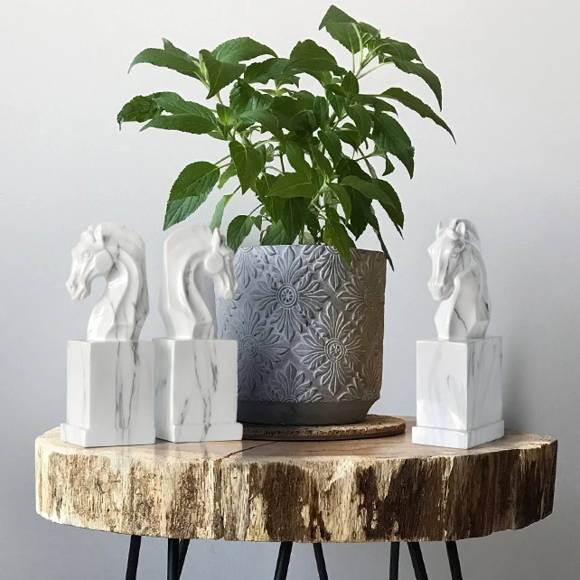 Nordic creative bookend ornaments home decoration study office decoration resin crafts horse head bookend