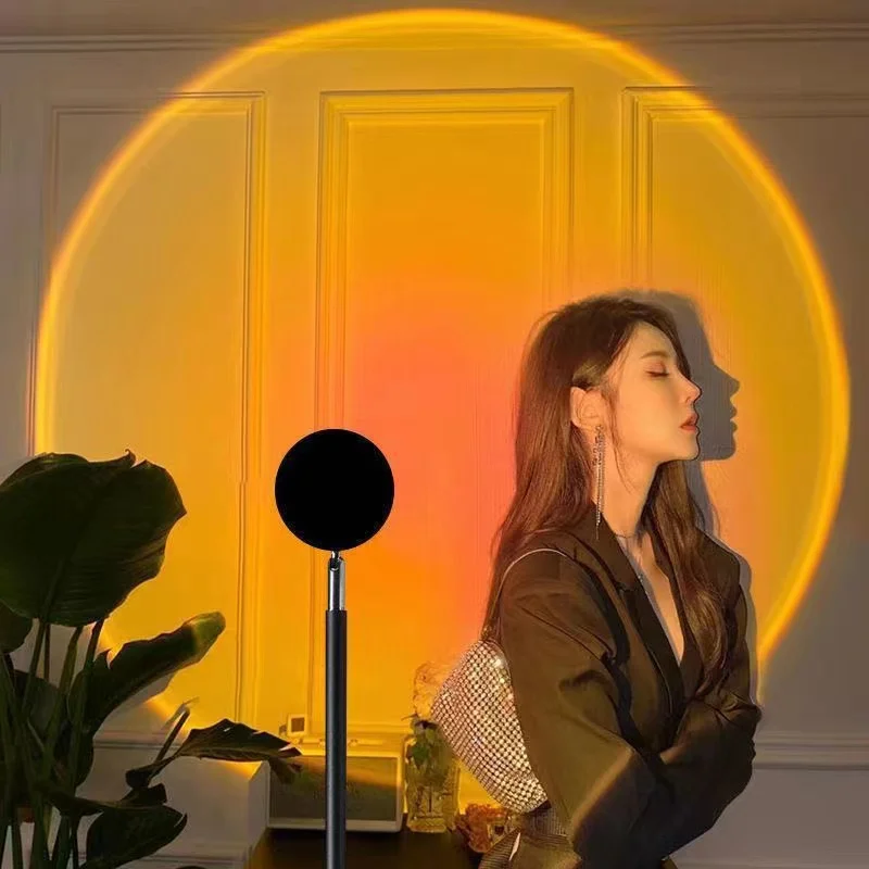 2022 New Product High Quality Sunset Lamps Astronaut Sunset Projection Lamp Usb With Remote Controlled