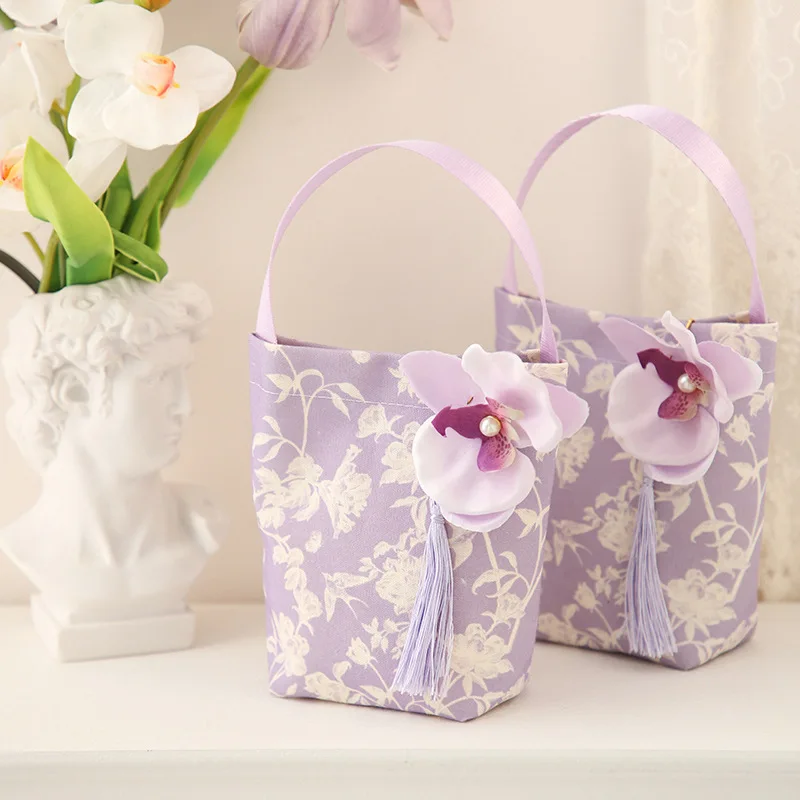 Advanced hand drawn exquisite flowers portable gift bag with tassel