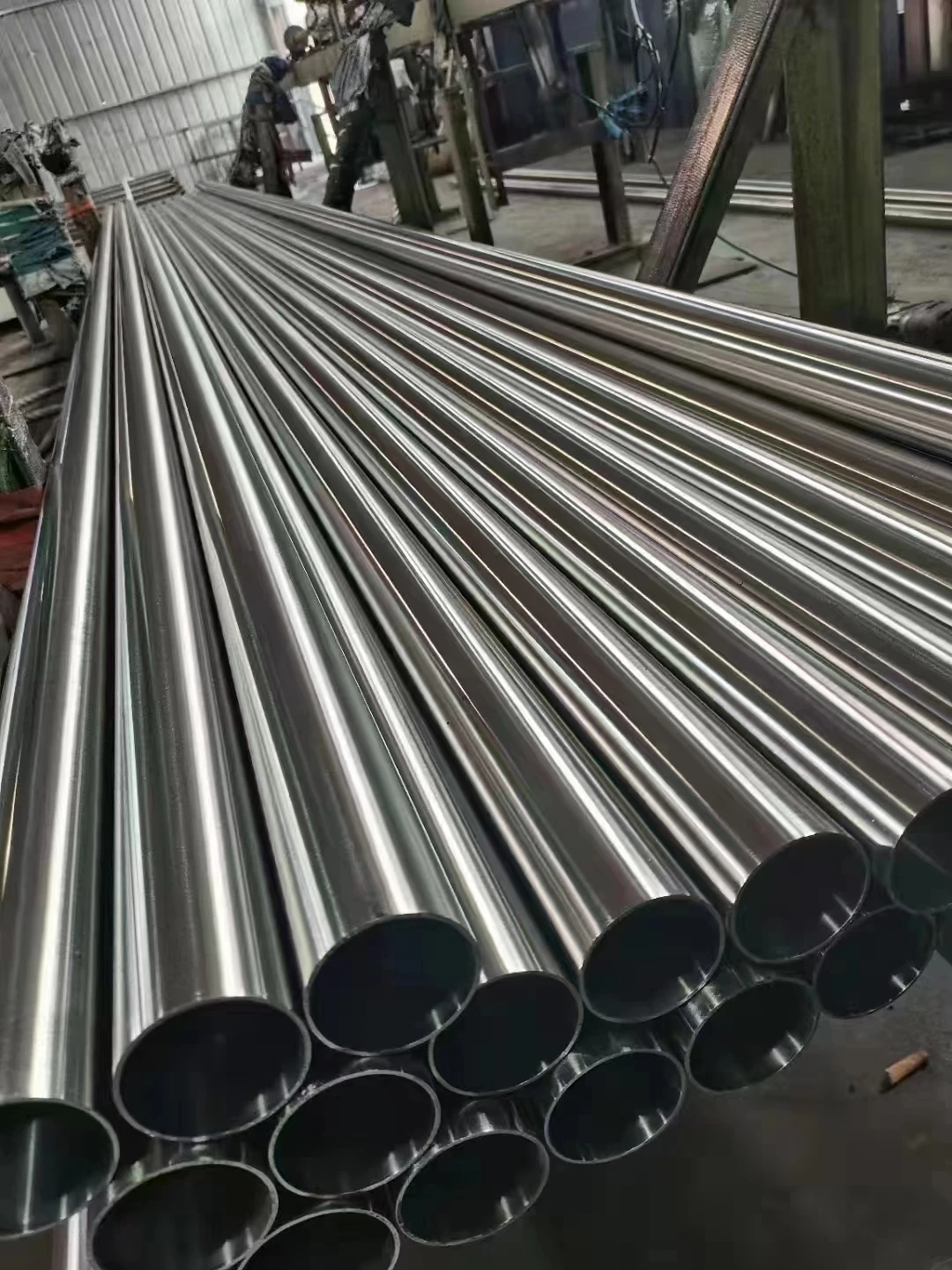 China Hot Sell 304 316 316L Welded Stainless Steel Pipe Stainless Round Steel Tube
