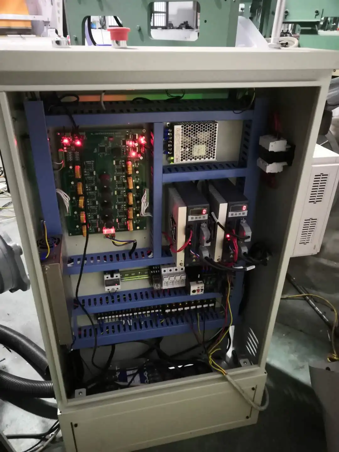 Ткацкий станок для плетения этикеток K88/R880 тканый отремонтированный super