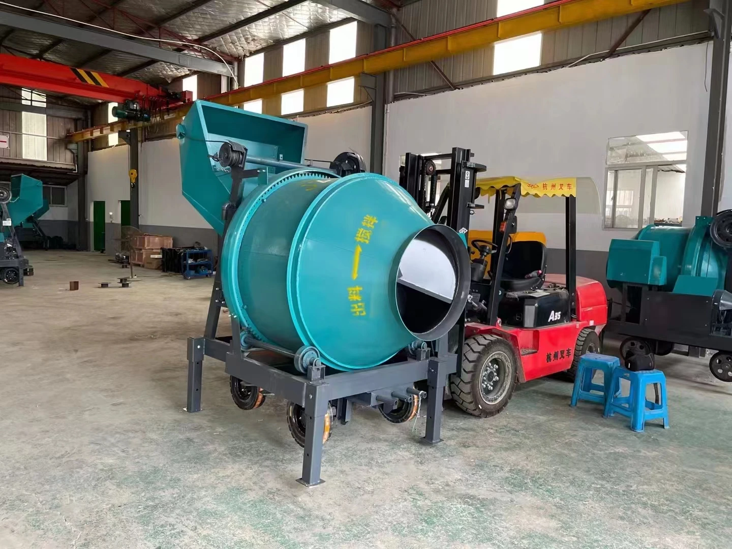 Made-In-China Manual rotating concrete mixer/Single shaft concrete mixer/Concrete mixers with low price