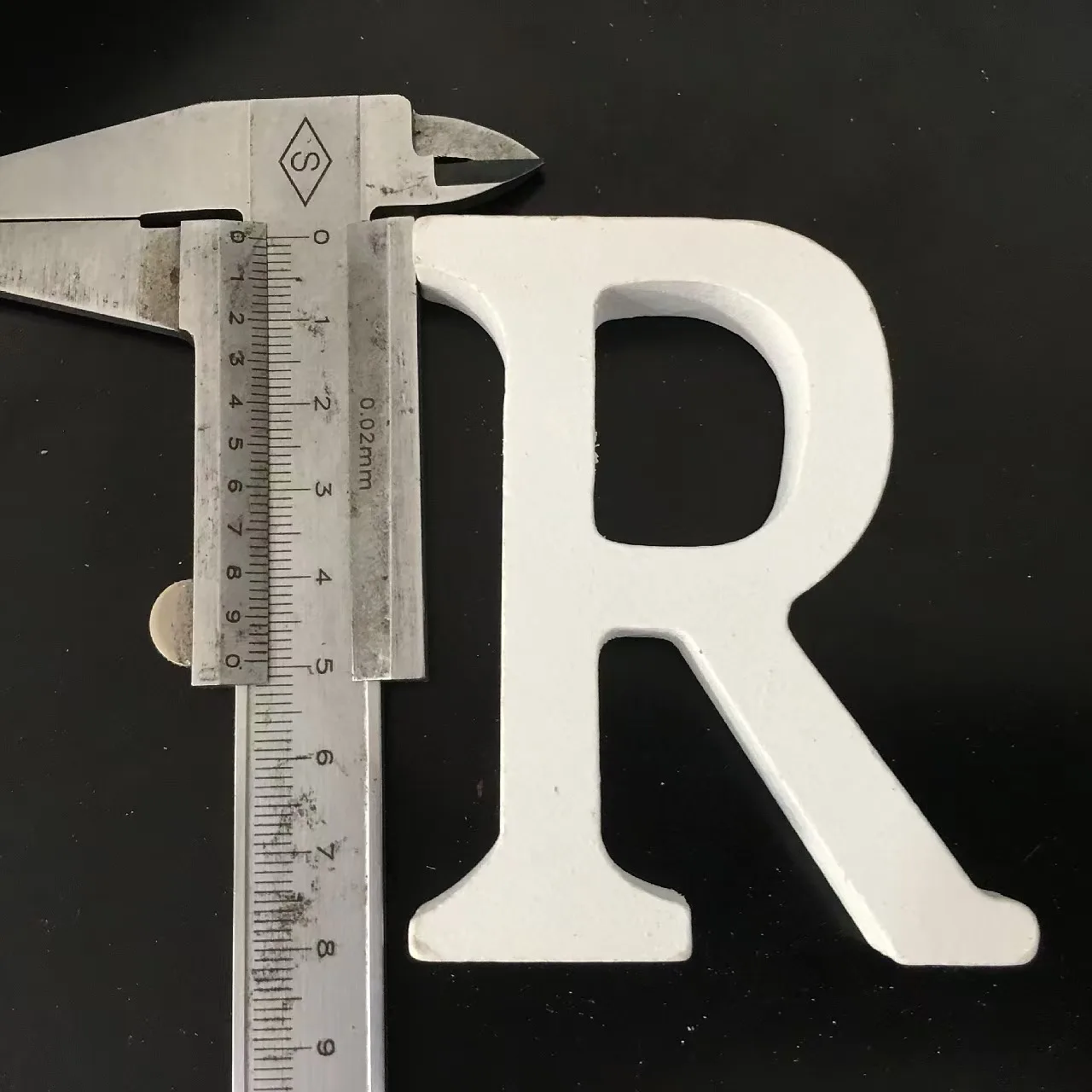 White DIY Craft Free Standing Wood Letters Pine Wooden Alphabet for Wedding Home Decor Modern Religious Style Painted Technique