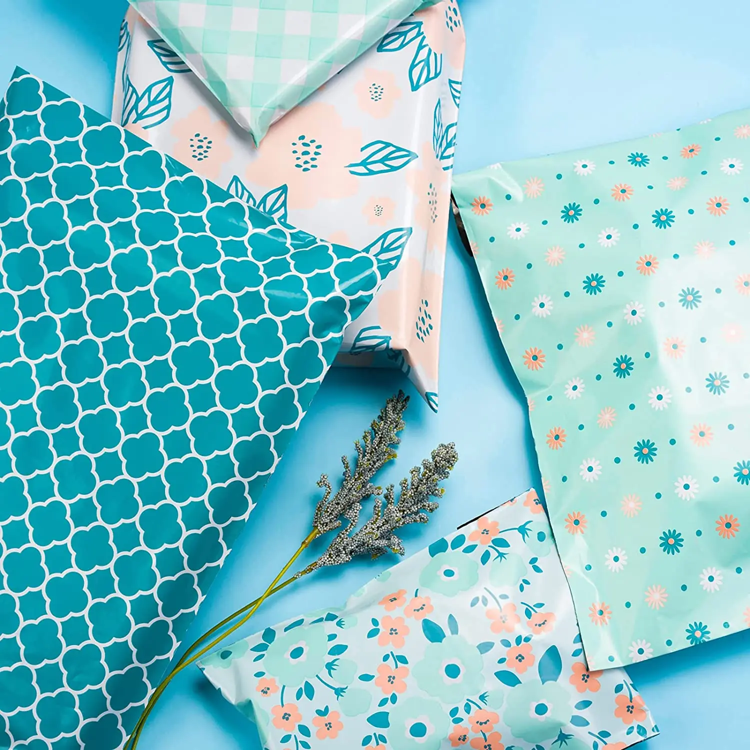 2022 hot selling White pearl film bubble clothing express logistics packaging foam bubble envelope bag