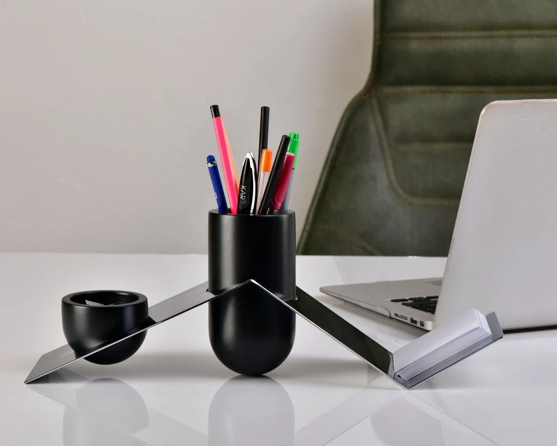 Office decoration Metal table accessory pen holder on metal platform