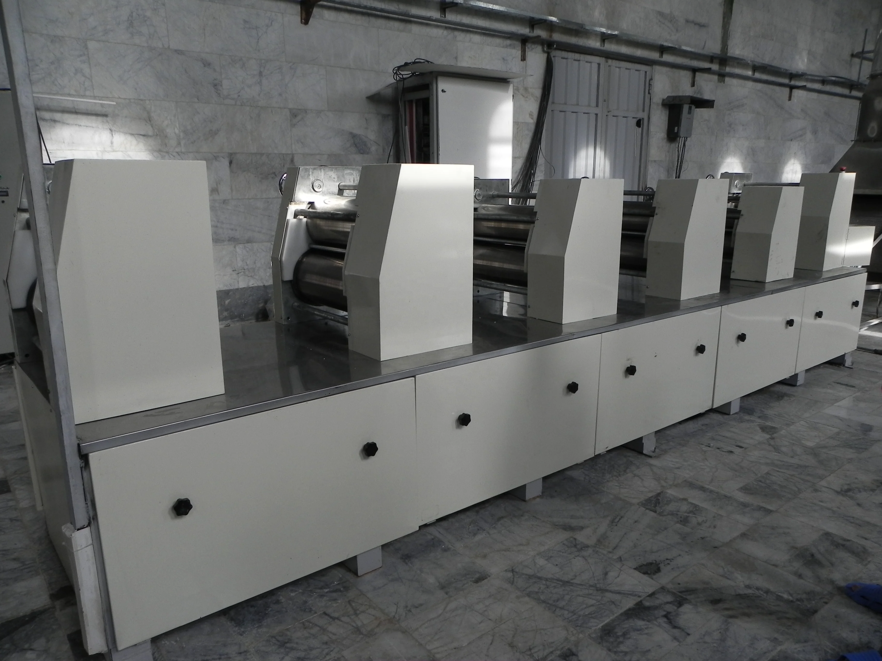 Factory Direct Sales Cup Type Fried Instant Noodle Spicy Noodles Making Machine Food Production Line