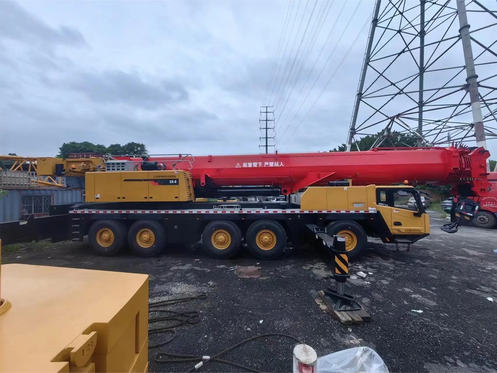 Lifting Machinery 220Ton Truck Crane SAC2200 with Factory price on Sale