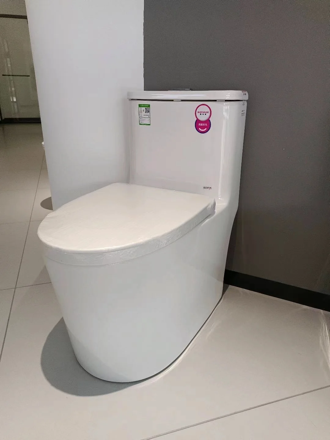 Large Diameter Modern Design Wall-Mounted Ceramic Toilet Water-Saving Household Urinal with Siphon Deodorant Pump for Hotels