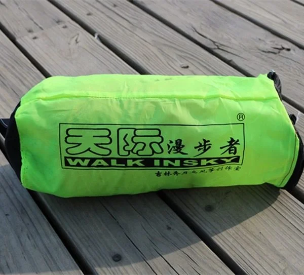 Wholesale chinese  ripstop polyester  23m length easy flying octopus giant pilot lifter inflatable soft beach show kite for sale