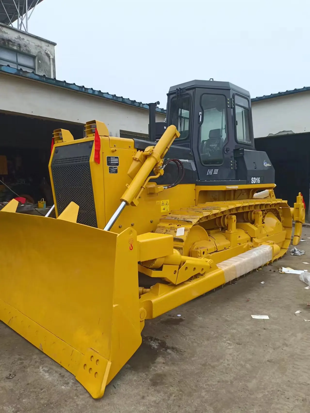 High Efficiency Used Bulldozer Chinese Famous Brand Shantui SD16 Bulldozer 17 Ton Hydraulic Crawler Bulldozer for Road Building