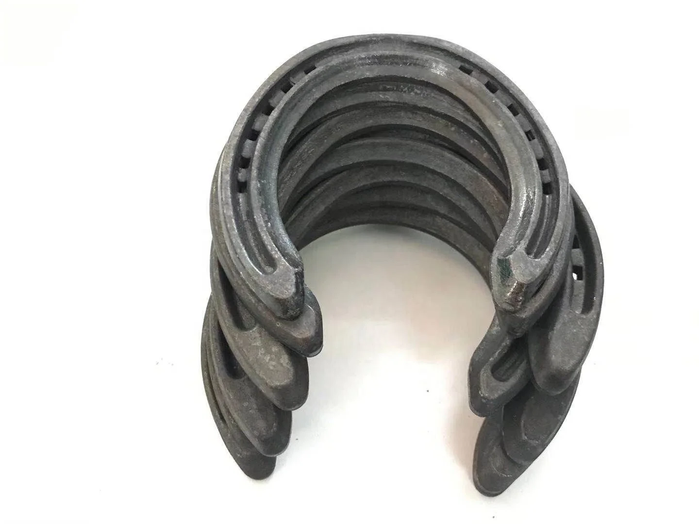 Customized Chinese Factory Supply High Quantity  Aluminum Horseshoes and  horse shoes  nail