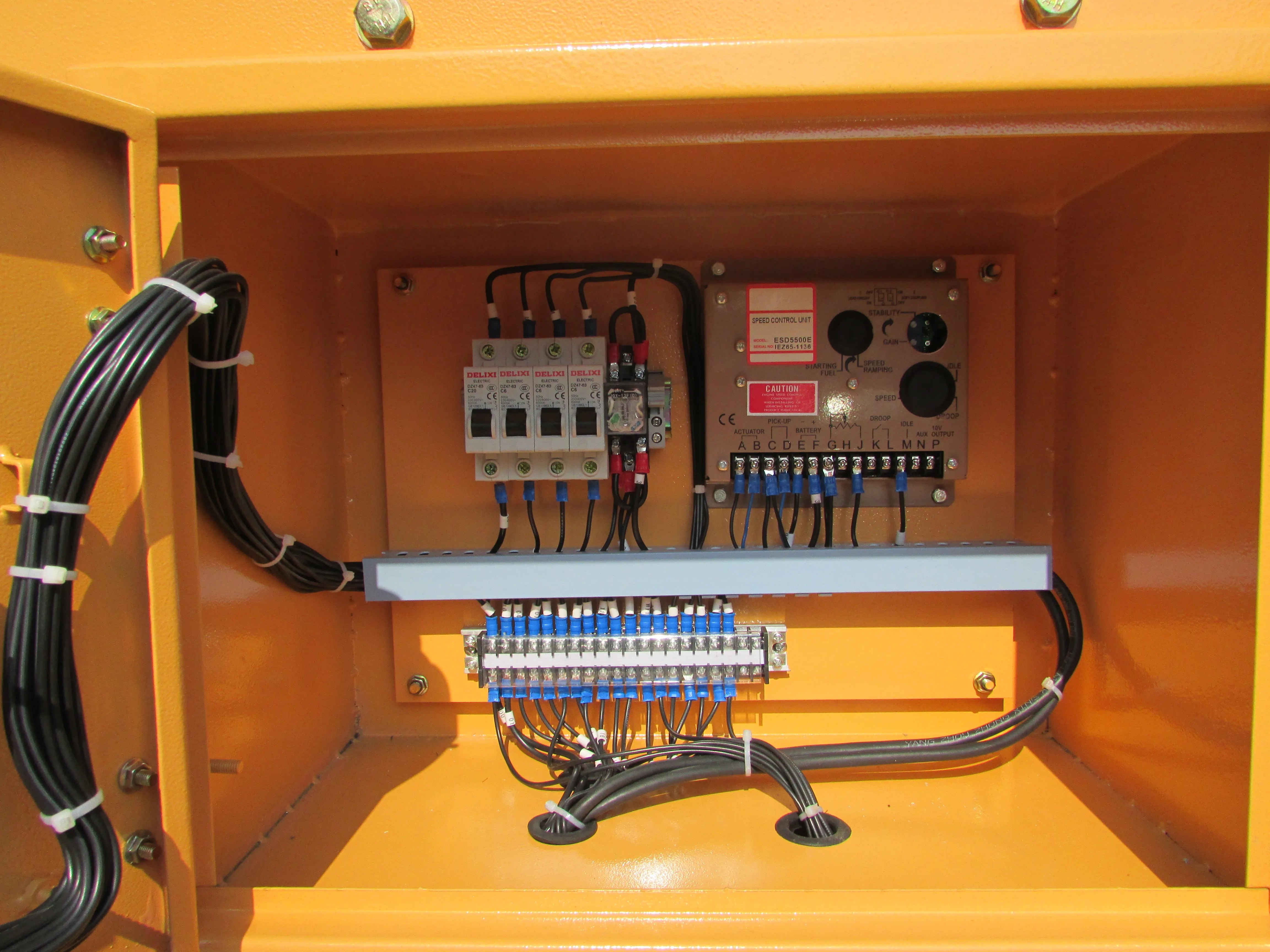 5/15/25/35/50/80/100/120/150/180/200/250 KW KVA water cooled 3P super silent diesel generator set