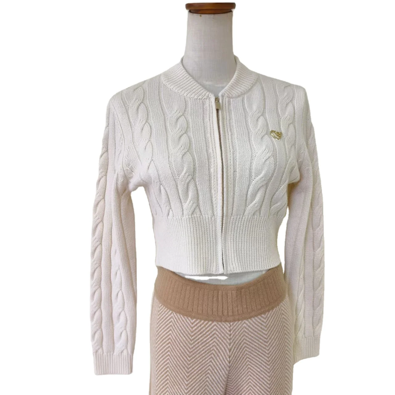 Factory hot sell OEM service 100% wool knitted ladies sweater cardigan crop top zip up sweater coat.