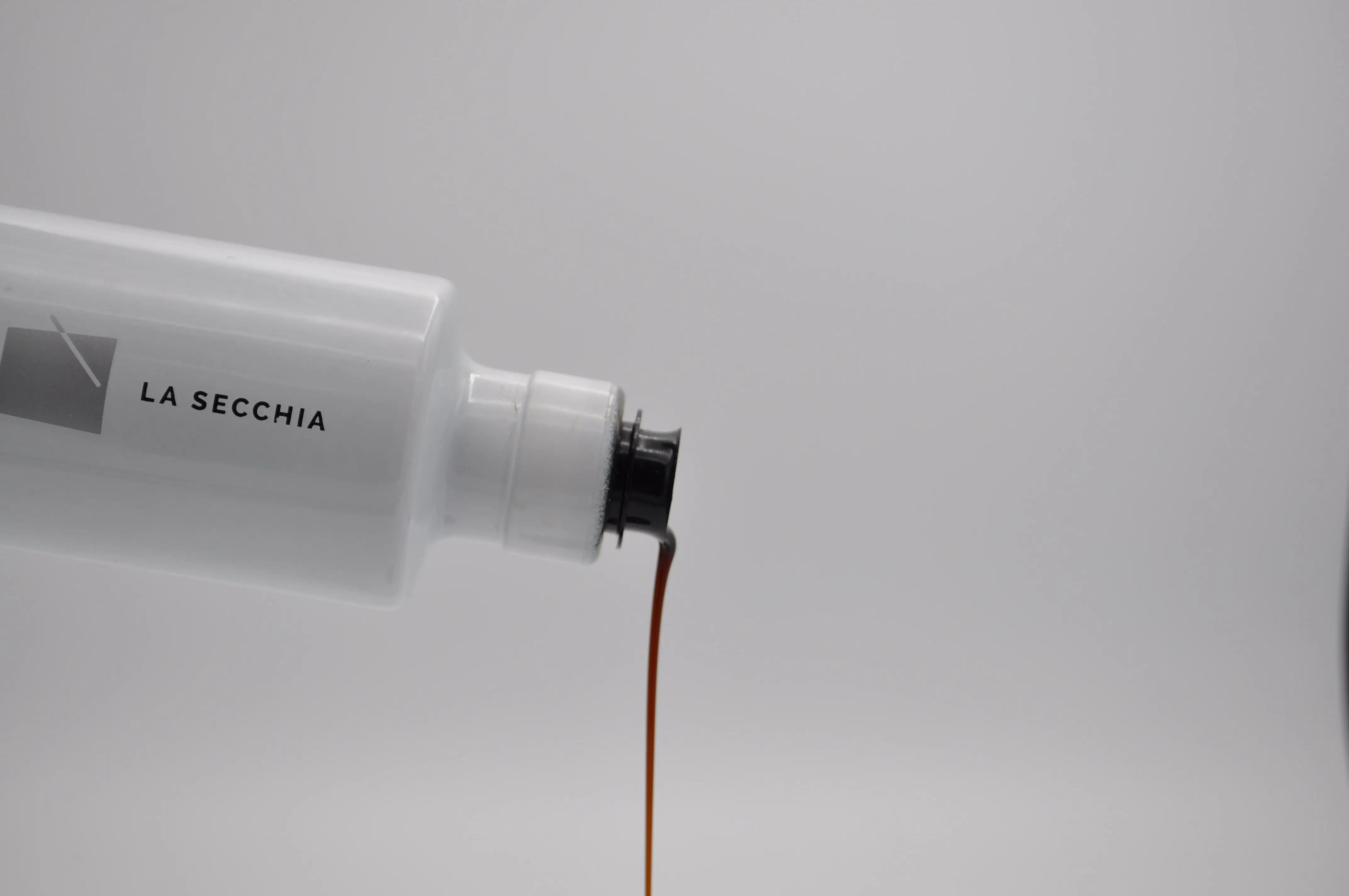 LA SECCHIA Wholesale Sweet Vinegar 10 Years Shelf Life 250ml Bulk Balsamic Vinegar of Modena IGP for White Meat