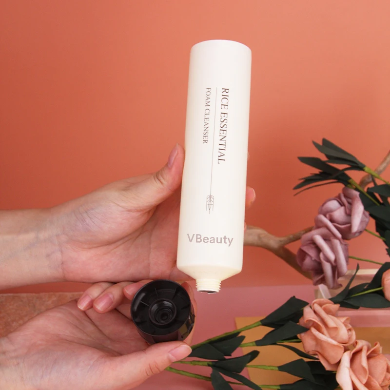 Fashion Cream Cosmetic Aluminum Plastic Tube Container with Black Screw Cap