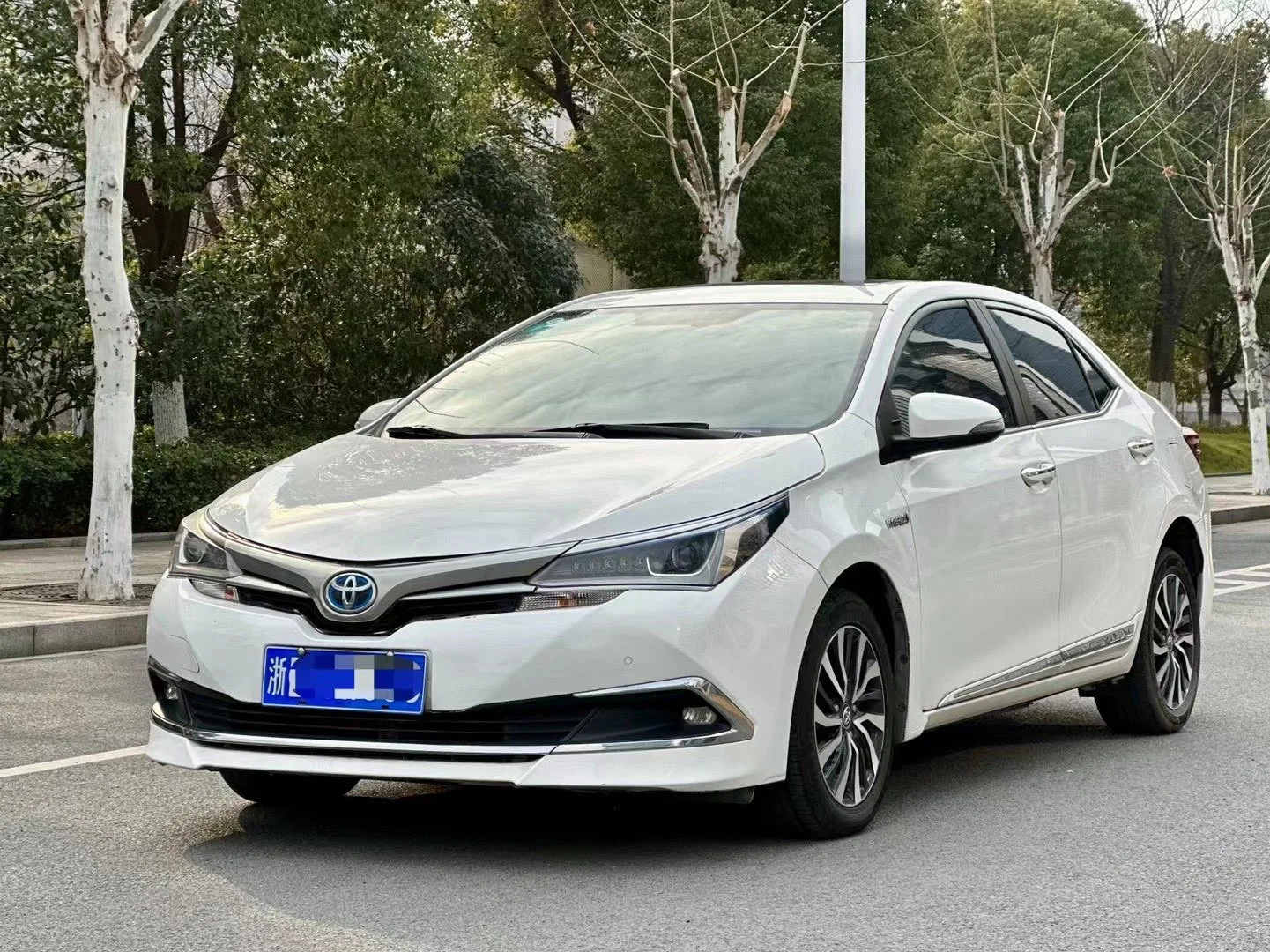 2016 1018 2020 2022 Toyota Corolla Hybrid 1.8L e-cvt Carola White Color Used 5 Seats Second Hand Cars