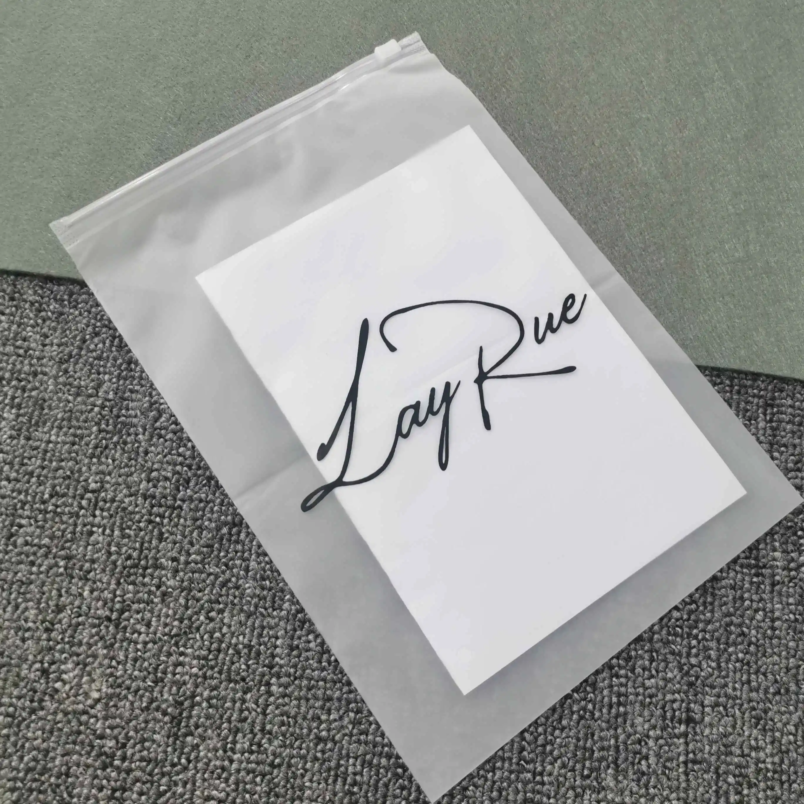 
Матовые сумки для одежды с логотипом на заказ, прозрачный пластиковый пакет на молнии  (62245330156)