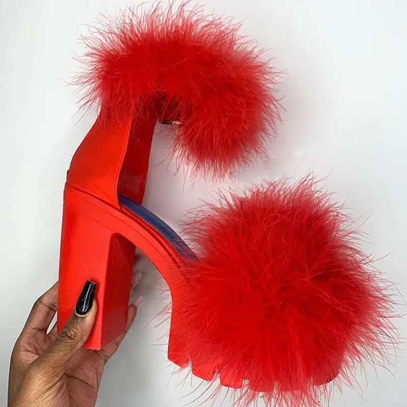 
2020 Hot Sale ladies high heel shoes summer fashion fur sandals Plush slides Platform high heels for women 