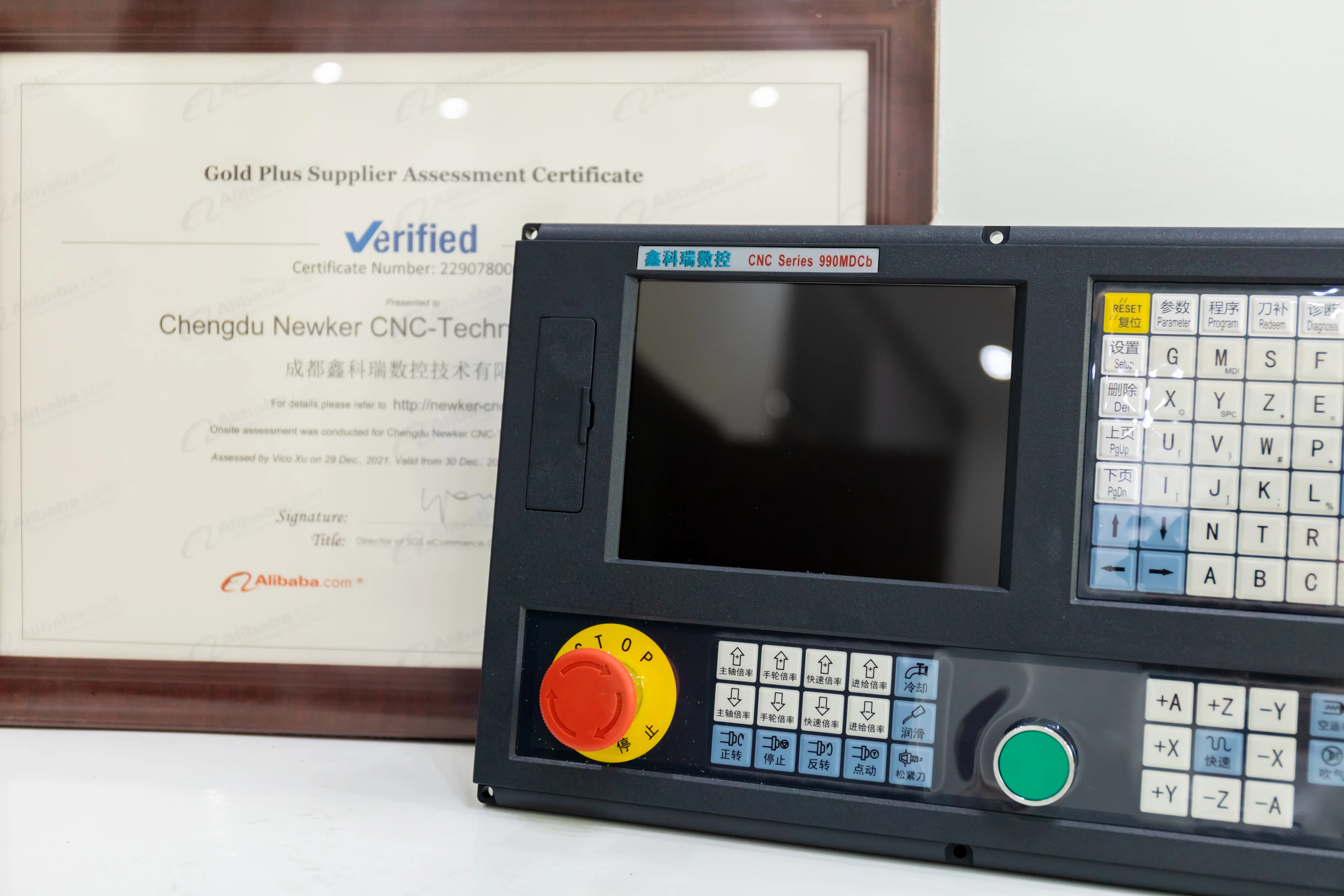 NEWKer 3 Axis Or 4 Axis CNC Milling Controller For CNC Milling Machine And CNC Controller Lathe With PLC And Macro Program